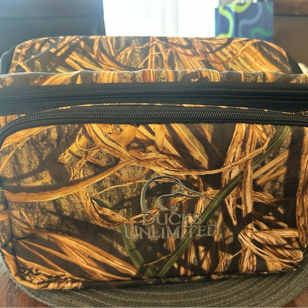 Ducks Unlimited Camo Cooler / Lunchbox